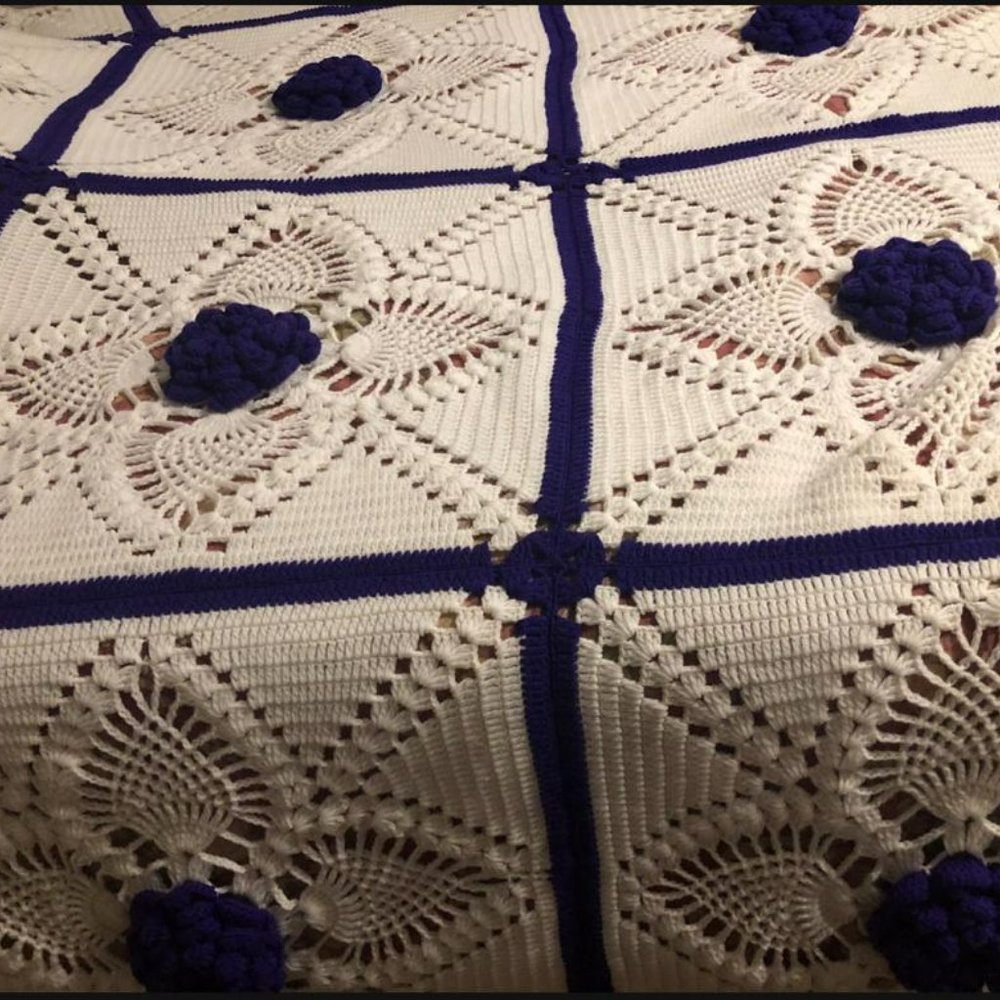 Bedsheet - Picture 2 of 5